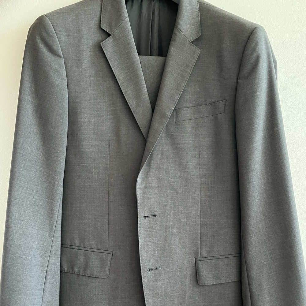 Hugo Boss Suit in Dark Gray